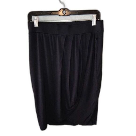 Fabletics Dresses & Skirts - Fabletics Women's Black Clarissa Wrap Front Skirt Size Small